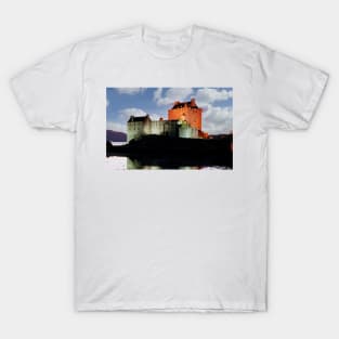 Eilean Donan Castle in the Highlands of Scotland , Eilean Donan Castle is one of the finest Scottish castles T-Shirt